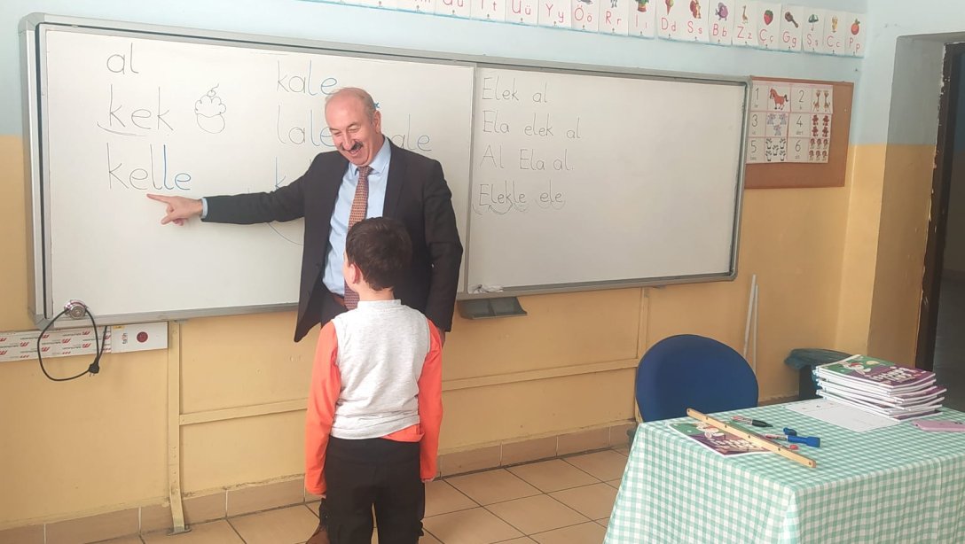 İlçe Millî Eğitim Müdürümüz İlker Akdoğan,  Atatürk İlkokulu 1. sınıf öğrencilerini ziyaret ziyaret etti. 