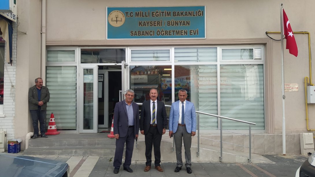 İlçe Millî Eğitim Müdürümüz Sn. İlker Akdoğan ve Şube Müdürü Hakan Mucuk, ilçemiz Sabancı Öğretmenevi ni ziyaret ettiler.