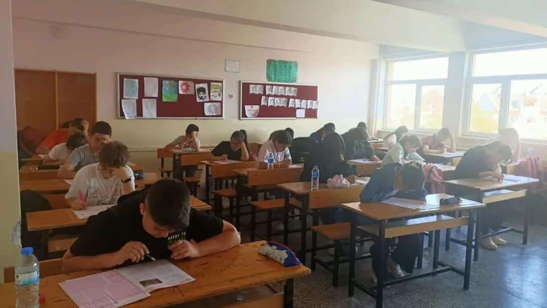 Şehit Cennet Yiğit Ortaokulu 8. Sınıflar LGS Provası Yaptı