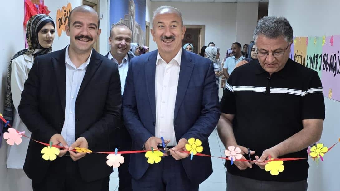 Özel Eğitim Öğrencilerinin Sergisine Büyük İlgi