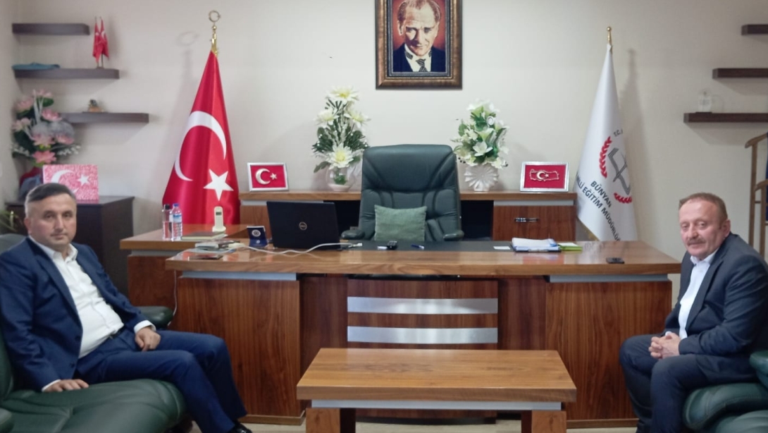 KAYSERİ İL MİLLİ EĞİTİM MÜDÜRÜMÜZ COŞKUN ESEN İLÇE MİLLİ EĞİTİM MÜDÜRÜMÜZ YAŞAR ÖZTÜRK'Ü MAKAMINDA ZİYARET ETTİ
